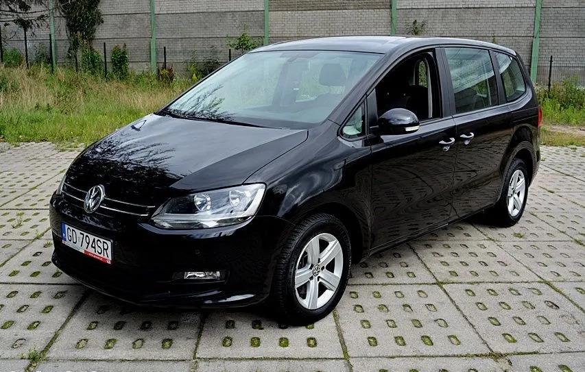 Volkswagen Sharan cena 44900 przebieg: 203000, rok produkcji 2013 z Niemodlin małe 232